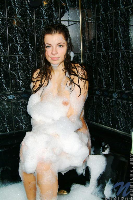 Hottie in the bathtub with bubbles - Sexy Women in Lingerie - Picture 11