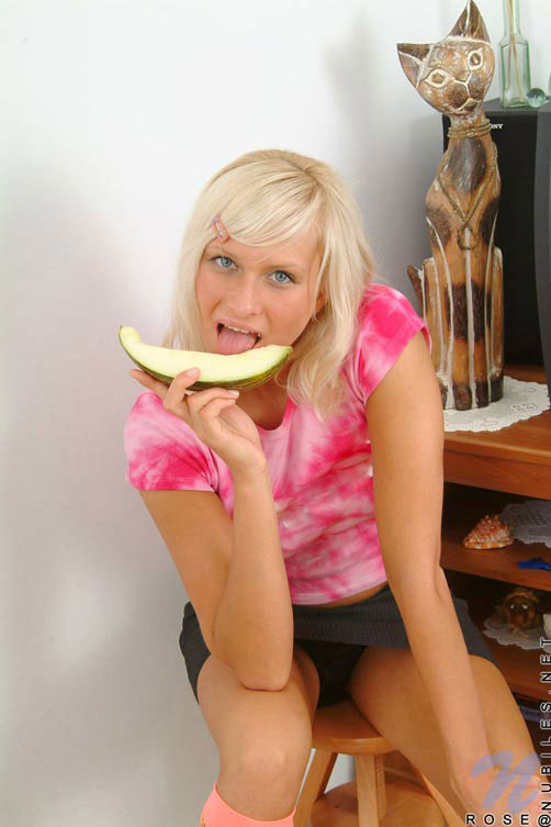 Cute teen eats melon for her - Sexy Women in Lingerie - Picture 1