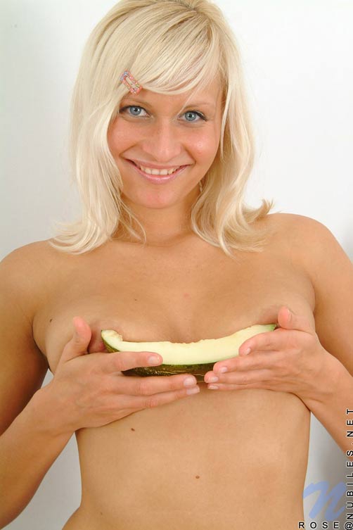 Cute teen eats melon for her - Sexy Women in Lingerie - Picture 10