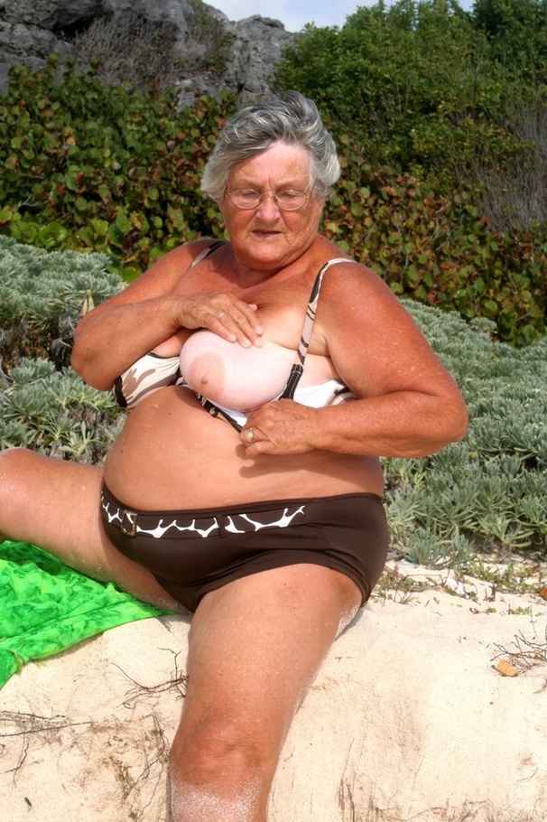 Красивые и голые престарелые тети. Фотки пожилых дам от симпатичных до страшных