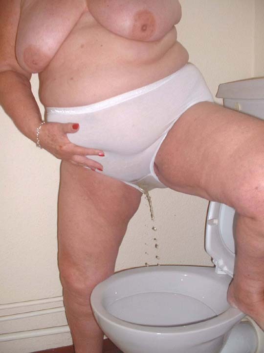 Bbw Pissing Her Panties Mega Por