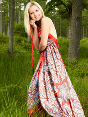 Seductive beauty with effortless erotic - XXX Dessert - Picture 2