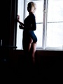 Ivana in a moody window - Picture 9