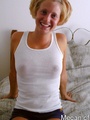 Cute nubile shows off her perfect teen - Picture 2