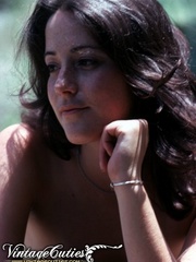 Superb naked girls posing in vintage - XXX Dessert - Picture 4