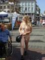 Everybody gawking at her naked in public - Picture 1