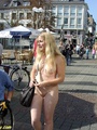 Everybody gawking at her naked in public - Picture 2