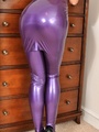 All in violet latex and coming to be - Picture 4