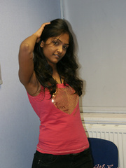 Young indian hottie wanna you watch her - XXX Dessert - Picture 2