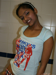 Perfect breast indian hottie stripping off - XXX Dessert - Picture 1