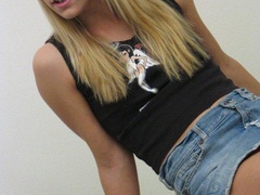 Lovely blonde taking off her miniskirt and - XXX Dessert - Picture 2