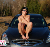 She rubs her cooch outdoors to squirt heavily