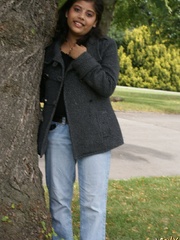 Shameless Indian teen in jeans shows off her big - XXXonXXX - Pic 5