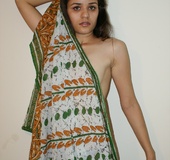 Long-haired Indian chick gets naked to demonstrate&hellip;