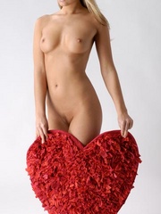 Nice blonde hottie posing nude in - Sexy Women in Lingerie - Picture 17