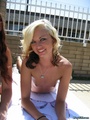 Curly blonde chick in a bikini - Picture 9