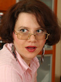 Brunette mature room amid in glasses - Picture 2