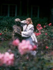 Classic hot lady in furry coat - XXX Dessert - Picture 6
