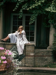 Classic hot lady in furry coat - XXX Dessert - Picture 15