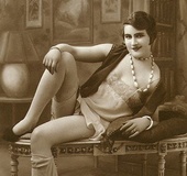 Sexy vintage hot chicks are posing on tables and&hellip;