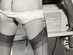Nearly naked vintage pretty babes posing - XXX Dessert - Picture 2