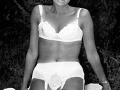 Very sexy vintage lingerie chicks posing - XXX Dessert - Picture 5