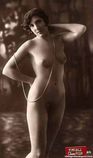 Full Frontal Vintage Nudity Chicks Posing In The Thirtie