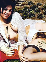 Lusty retro hotties in lingerie spreading - XXX Dessert - Picture 8