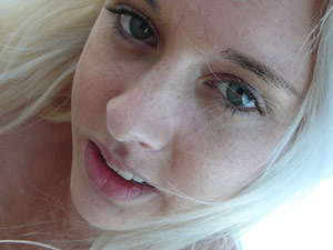 19 yo blonde teen Alicia K from New Zeland  - XXX Dessert - Picture 3