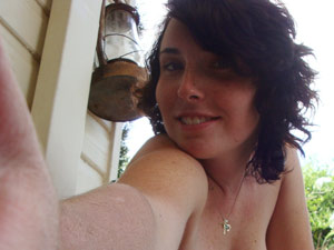 Busty Israel young babe Viva uses two hands - XXX Dessert - Picture 3