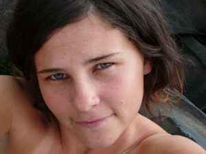 Pigtailed teen Chica from Australia stands  - XXX Dessert - Picture 2