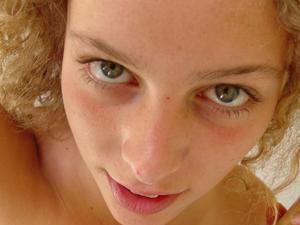 Dark haired Hungarian babe Karmen waits for - XXX Dessert - Picture 2