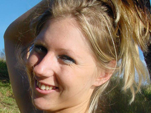 Dark haired Hungarian babe Karmen waits for - XXX Dessert - Picture 4