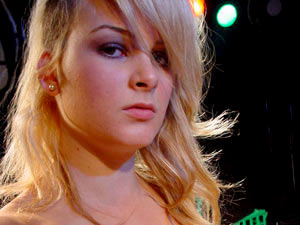 Round booty blonde teen from Australia plea - XXX Dessert - Picture 4