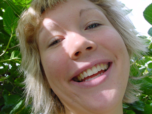 Sexy Chile teen girl Ludo fingers her pussy - XXX Dessert - Picture 7