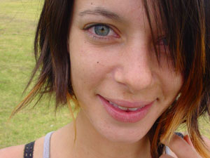 Redhead United States teen Robyn touches he - XXX Dessert - Picture 6