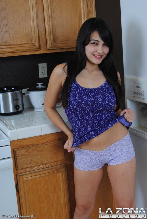 Sophia spreads her pussy on the countertops - XXX Dessert - Picture 2