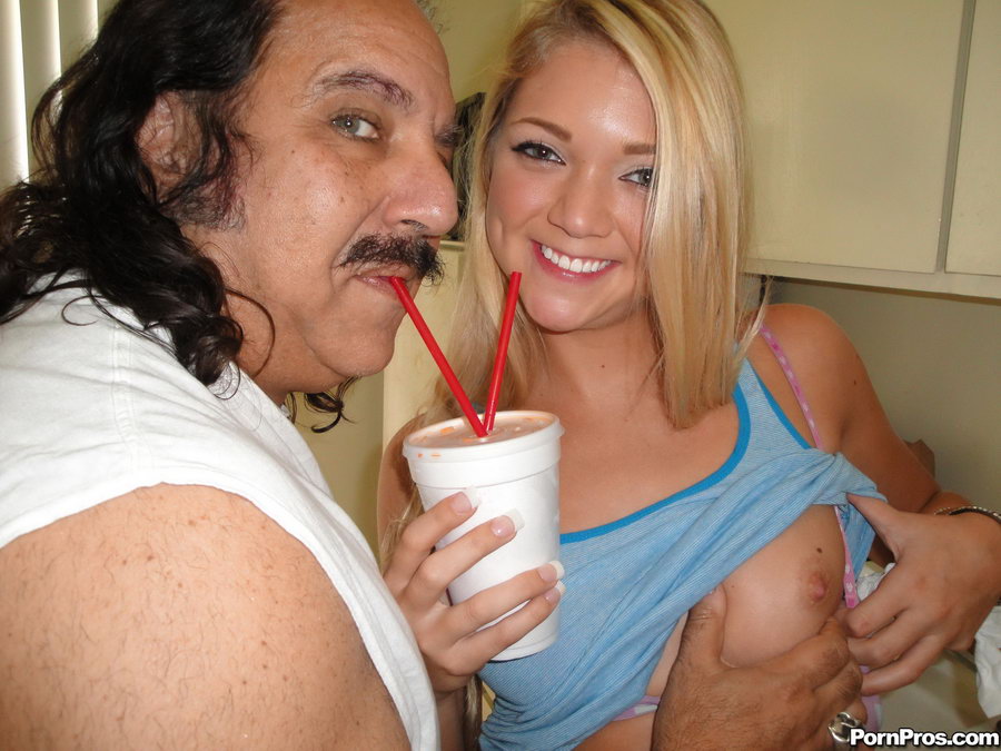 The dirty old man strikes yet another teen  - XXX Dessert - Picture 2