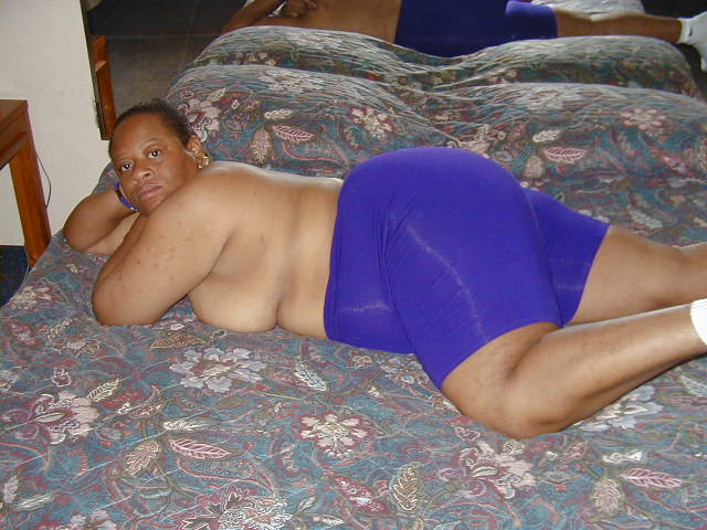 Juicee is a jumbo Mature mama gettin' naked and gettin' - Picture 6
