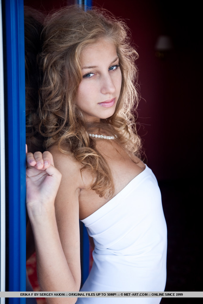 A forbidden affair doesn't stop Erika to ge - XXX Dessert - Picture 2