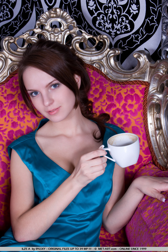 Petite girl with ivory skin and small nippl - XXX Dessert - Picture 1