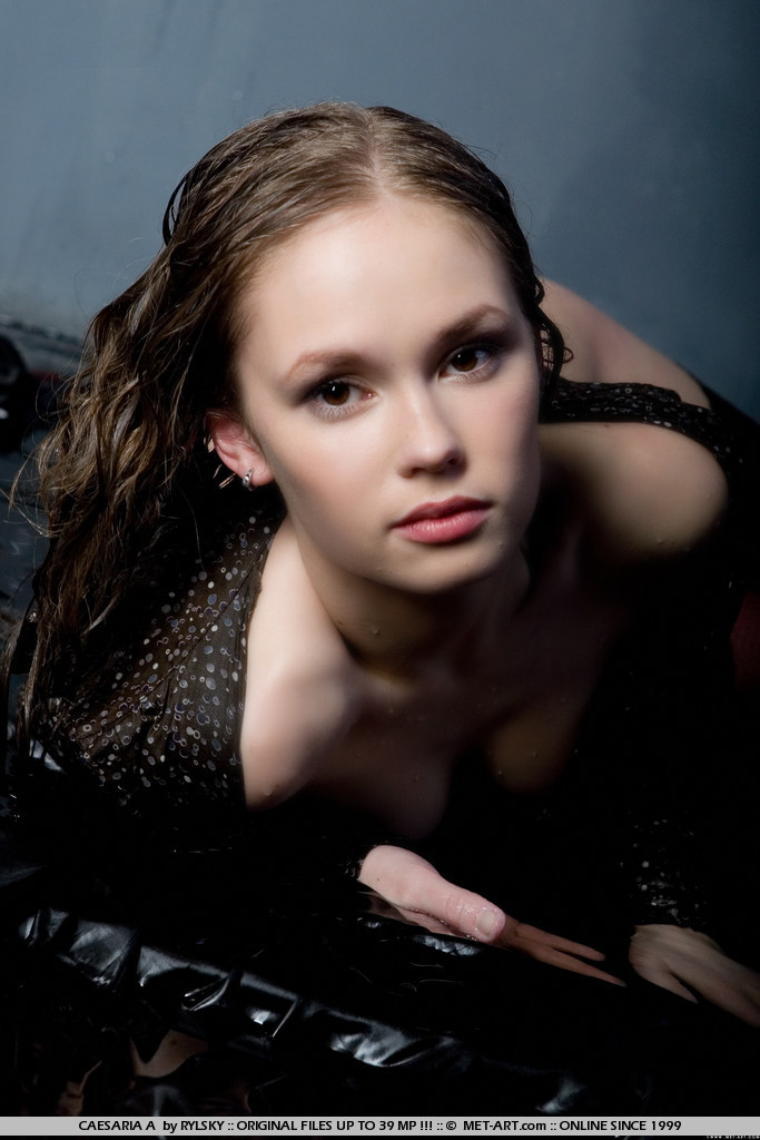 This Euro girl loves to sneak out after her - XXX Dessert - Picture 3