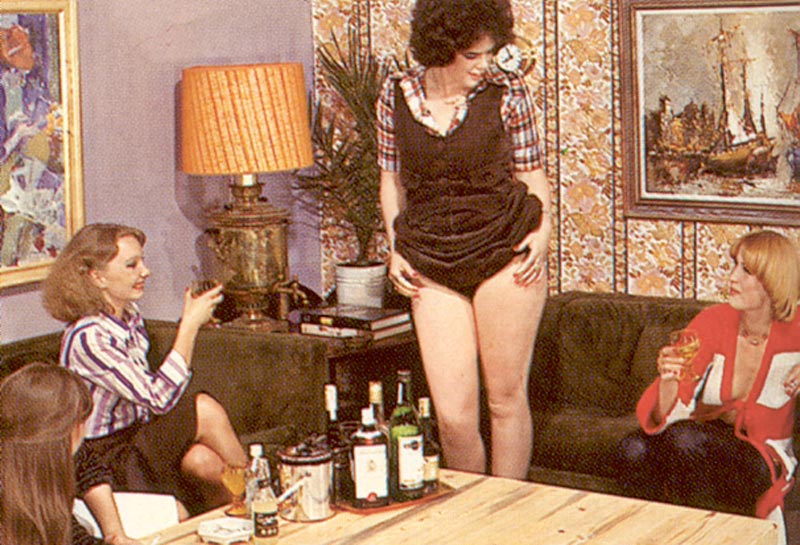 70s Lesbian Sex - Four hairy seventies lesbians playing dirty - XXX Dessert ...