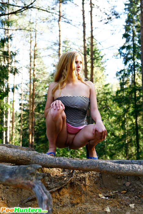 Precious girlie busted peeing on a forest glade - XXXonXXX - Pic 9