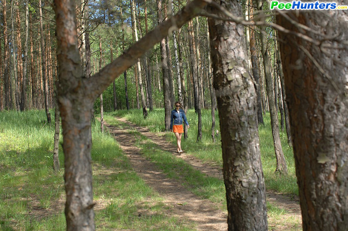 Juicy chick with a perfect body peeing outdoors - XXXonXXX - Pic 2