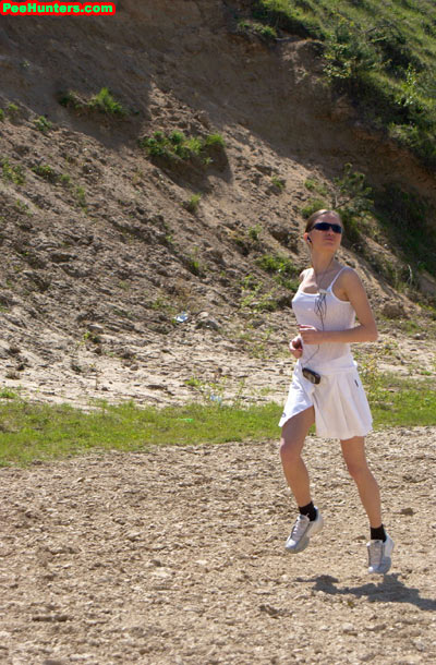 Spying on exciting peeing teen - XXXonXXX - Pic 3