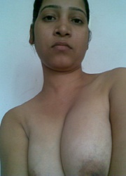 Amateur indian chick revealing her tits of white bra on a cam. - XXXonXXX - Pic 8