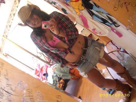 Homemade selfshot pics of young indian girl changing her clothes in front of mirror. - XXXonXXX - Pic 10