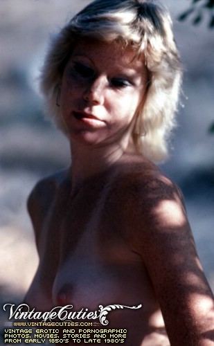 Superb outdoor vintage nudes of mature babe - XXX Dessert - Picture 3