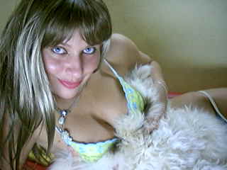 Naughty blonde stretching her pussy and bei - XXX Dessert - Picture 7